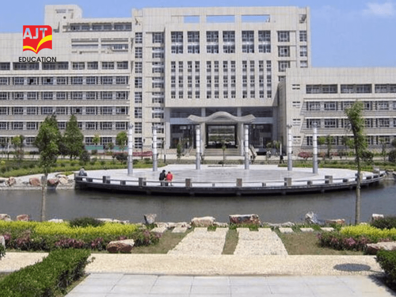 Dai-hoc-Giang-To-Jiangsu-University0